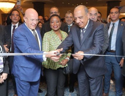 وزير قطاع الأعمال العام يفتتح معرض "Destination Africa 2022" للصناعات النسيجية