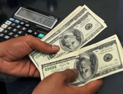 تعرف علي سعر الدولار مقابل الجنيه اليوم الأحد