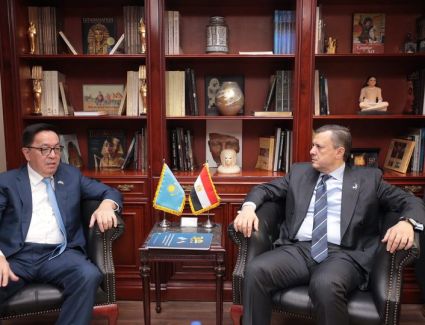 وزير السياحة والآثار يستقبل سفير دولة اليونان بالقاهرة لبحث سبل التعاون المشترك