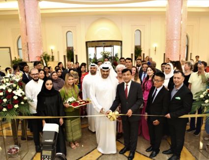 معرض فني بعجمان يحتضن 21 عملاً فنياً مُلهماً 