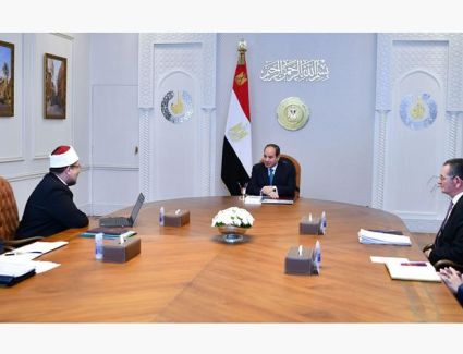 الرئيس السيسي يجتمع مع وزير الأوقاف