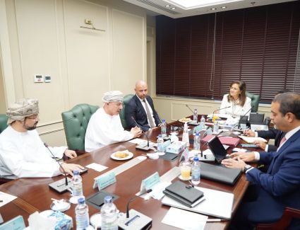 وزيرة التخطيط تناقش سبل التعاون مع شركة بورصة مسقط