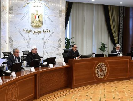 رئيس الوزراء: متابعة يومية لتوفير مختلف أنواع السلع بالتنسيق مع الاتحادات والغرف التجارية المختصة