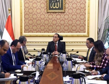 رئيس الوزراء يتابع مع وزير الاتصالات عددا من ملفات عمل الوزارة