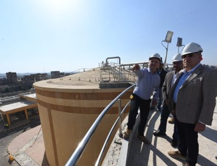 الجزار يطمئن على سير تجارب التشغيل بمحطة التنقية الشرقية لمعالجة الصرف الصحي بالإسكندرية