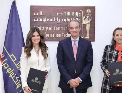 وزير الاتصالات يشهد توقيع اتفاقية تعاون بين جامعة مصر للمعلوماتية و"مايكروسوفت" 