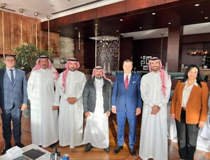 وزير السياحة والآثار يلتقي مدير عام العلاقات الدولية في وزارة السياحة السعودية