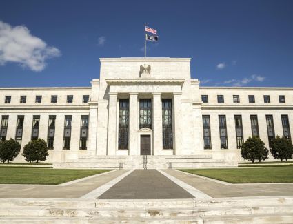 عاجل: الفيدرالي الأمريكي يرفع الفائدة 50 نقطة أساس