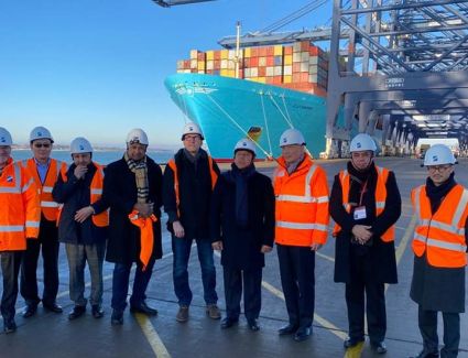 وزير النقل يزور أكبر الموانيء البريطانية 