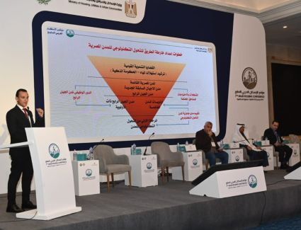 مساعد وزير الإسكان يستعرض محاور استراتيجية  المدن الجديدة الذكية في مصر