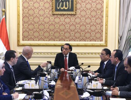 رئيس الوزراء يبحث مع وزير الإسكان سبل تحفيز الاستثمار الخارجي ويتابع طروحات الأراضى المختلفة