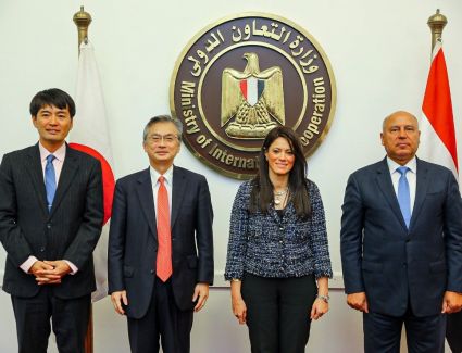 وزيرا التعاون الدولي والنقل يوقعان الشريحة الثانية من التمويل الإنمائي الميسر 