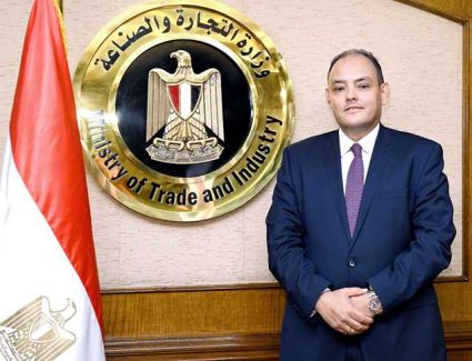 وزير التجارة والصناعة يستعرض حصاد قطاع الصناعة خلال عام 2022