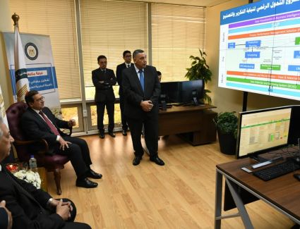 "الملا" يدشن غرفة التحكم والمتابعة الآلية لمنظومة تكرير وتصنيع البترول