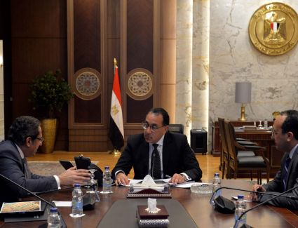 عاجل: "مدبولي" يلتقي رئيس شركة العاصمة الإدارية الجديدة