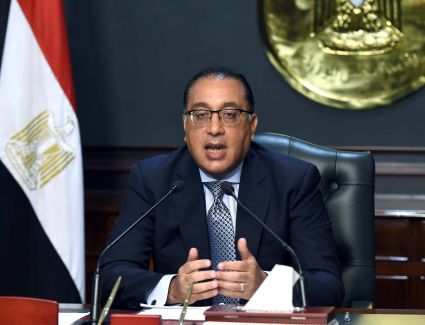 رئيس الوزراء يستعرض تقريراً من وزير الإسكان حول جهود تنفيذ المبادرة الرئاسية للتشجير "زراعة 100 مليون شجرة"