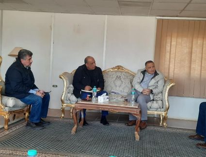 وزير قطاع الأعمال يبدأ زيارة إلى شركة جنوب الوادي بتوشكى