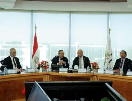 البورصة تناقش آليات تطوير القدرات المهنية لمسئولي علاقات المستثمرين بالبنوك المقيدة