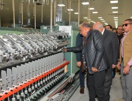 وزير قطاع الأعمال العام في جولة تفقدية موسعة بشركة غزل المحلة