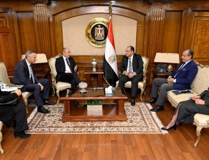وزير التجارة والصناعة يبحث مع هيئة معارض دوسلدورف الألمانية سبل تعزيز التعاون المشترك بين الجانبين