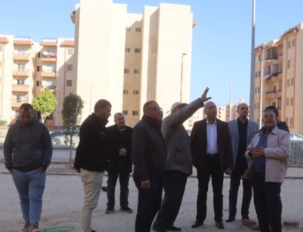 جولة تفقدية لمسئولي " الإسكان " بوحدات المبادرة الرئاسية " سكن كل المصريين " بمدينة العاشر من رمضان