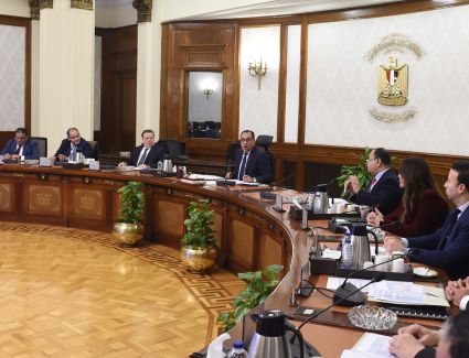رئيس الوزراء يتابع موقف تطبيق منظومة الشحن المسبق