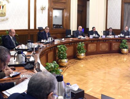 رئيس الوزراء يترأس اجتماع اللجنة الرئيسية لتقنين أوضاع الكنائس