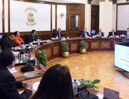 رئيس الوزراء يترأس اجتماع اللجنة الوزارية للسياحة