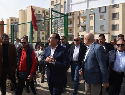 "مدبولي" يتفقد المشروعات الجاري تنفيذها بمدينة "حدائق العاصمة"