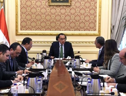 رئيس الوزراء يتابع مع رئيس هيئة الاستثمار جهود دعم وتهيئة مناخ الاستثمار في مصر