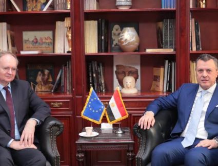 وزير السياحة والآثار يستقبل سفير الاتحاد الأوروبى في القاهرة