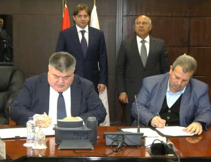 وزير النقل يشهد عقد انشاء ورشة لصيانة وعمرة عربات القطارات الروسية بجميع انواعها