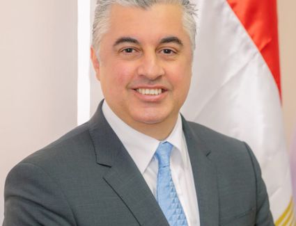 رئيس اقتصادية قناة السويس يبحث التعاون مع شركة مجربة لإنشاء مراكز خدمية لعربات السكك الحديدية بشرق بورسعيد