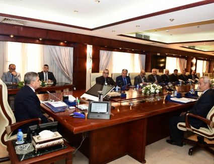 الفريق أسامة ربيع : "قناة السويس تبحث سبل جذب خطوط ملاحية جديدة