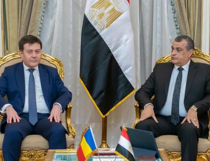 وزير الإنتاج الحربي يستقبل وزير الاقتصاد الروماني لبحث التعاون المشترك
