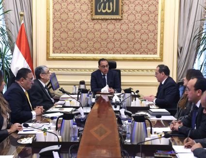 رئيس الوزراء يتابع مستجدات إعداد الاستراتيجية الوطنية لإنتاج الهيدروجين الأخضر