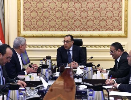 "مدبولي" يتابع عددا من ملفات عمل هيئة الشراء الموحد