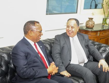 وزير المالية خلال لقائه بنظيره الصومالي: نتطلع لجذب المزيد من الاستثمارات المحلية والأجنبية خلال الفترة المقبلة