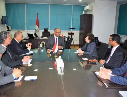 نائب وزير الإسكان لـ"البنية الأساسية" يُوضح لوفد مؤسسة " التمويل الأمريكية" خُطط تحلية مياه البحر