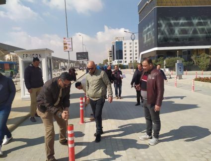 رئيس جهاز مدينة القاهرة الجديدة: حملات مكثفة لرفع الإشغالات وفتح الطرق أمام المارة بالتجمعات الثلاثة بالتنسيق مع الشرطة