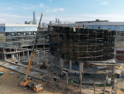 «رويال وان للتطوير» تنهي تنفيذ واجهات الكريستالة الزجاجية بمشروع «كابيتال برايم بيزنس بارك» بالعاصمة الإدارية