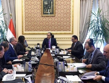 رئيس الوزراء يتابع الموقف التنفيذي لعدد من مشروعات التطوير العمراني بالمحافظات