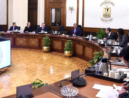 رئيس الوزراء يستعرض مع مسئولي شركة "سكاتك" النرويجية تنفيذ عدد من المشروعات الجديدة  