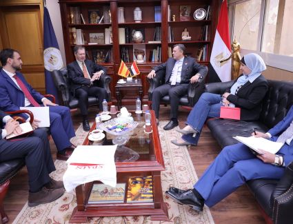 "عيسى" يستقبل سفير إسبانيا بالقاهرة لبحث تعزيز التعاون السياحي والأثري بين البلدين