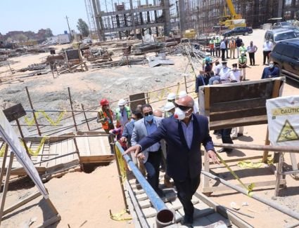 وزير النقل : القطار  الكهربائى سيساهم فى ربط مدينة القاهرة الكبرى بالمجتمعات العمرانية الجديدة والعاصمة الإدارية ويخدم  المستثمرين
