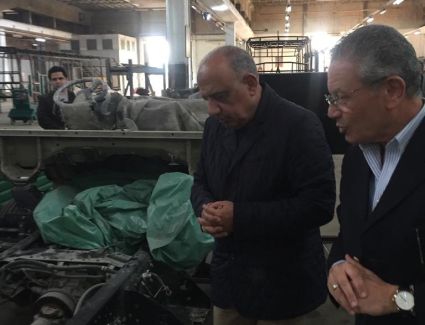 وزير قطاع الأعمال العام في جولة تفقدية بشركة النصر للسيارات 