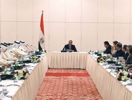 رئيس الوزراء يلتقى أعضاء مجلس إدارة غرفة قطر ورابطة رجال الأعمال القطريين