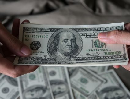 أسعار الدولار مقابل الجنيه  في بداية التعاملات اليوم