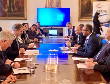 نائب وزير الإسكان يلتقي السفير البريطانى بالقاهرة وبعثة الوفد التجاري لاستعراض أوجه التعاون