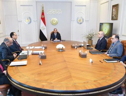الرئيس السيسي يتابع الخطط الجاري تنفيذها لتحديث وتطوير قطاع الصناعات النسيجية في مصر